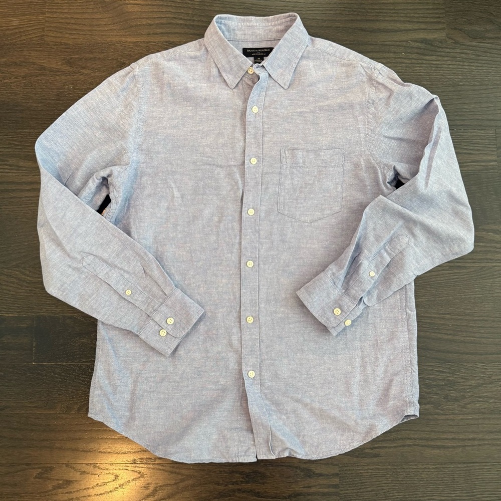 Banana Republic Light Blue Button-Down Long Sleeve Shirt